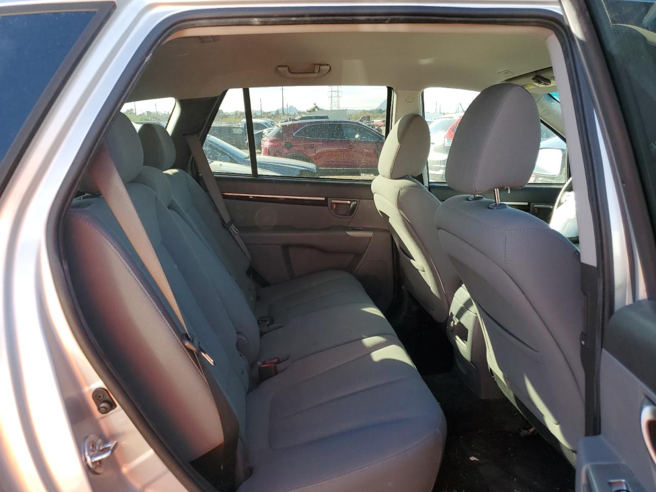 2011 Hyundai Santa Fe - Image 10