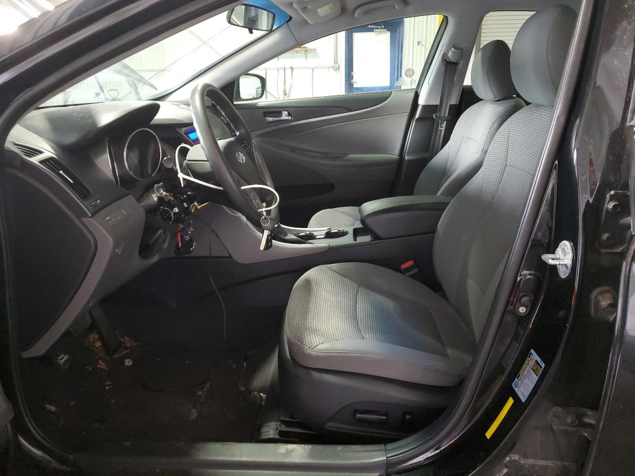 2011 Hyundai Sonata - Image 7