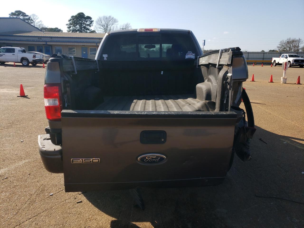 2004 Ford F-150 - Image 6