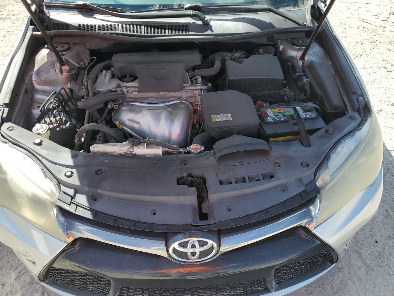 2016 Toyota Camry - Image 11