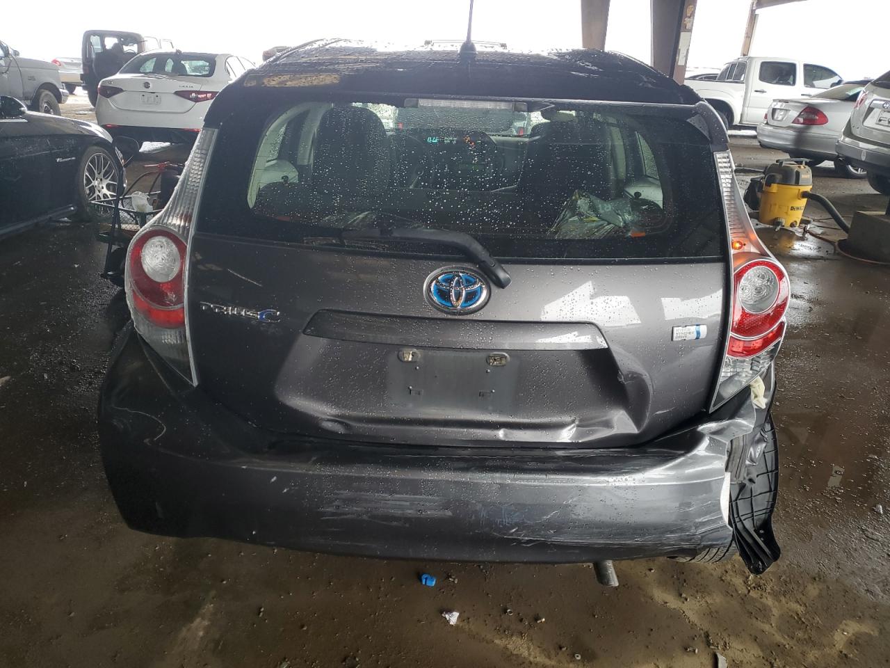 2014 Toyota Prius - Image 6