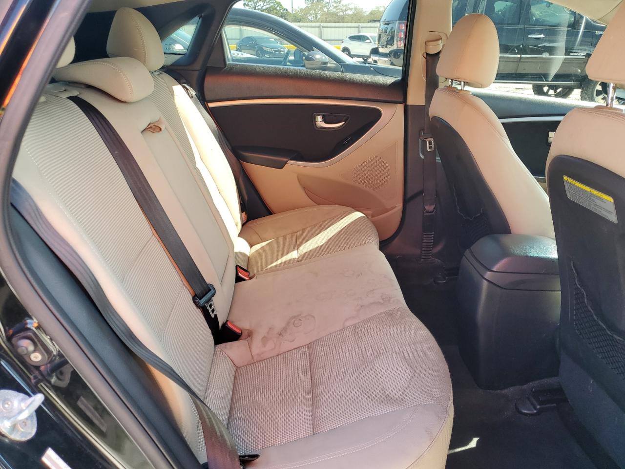 2013 Hyundai Elantra - Image 10