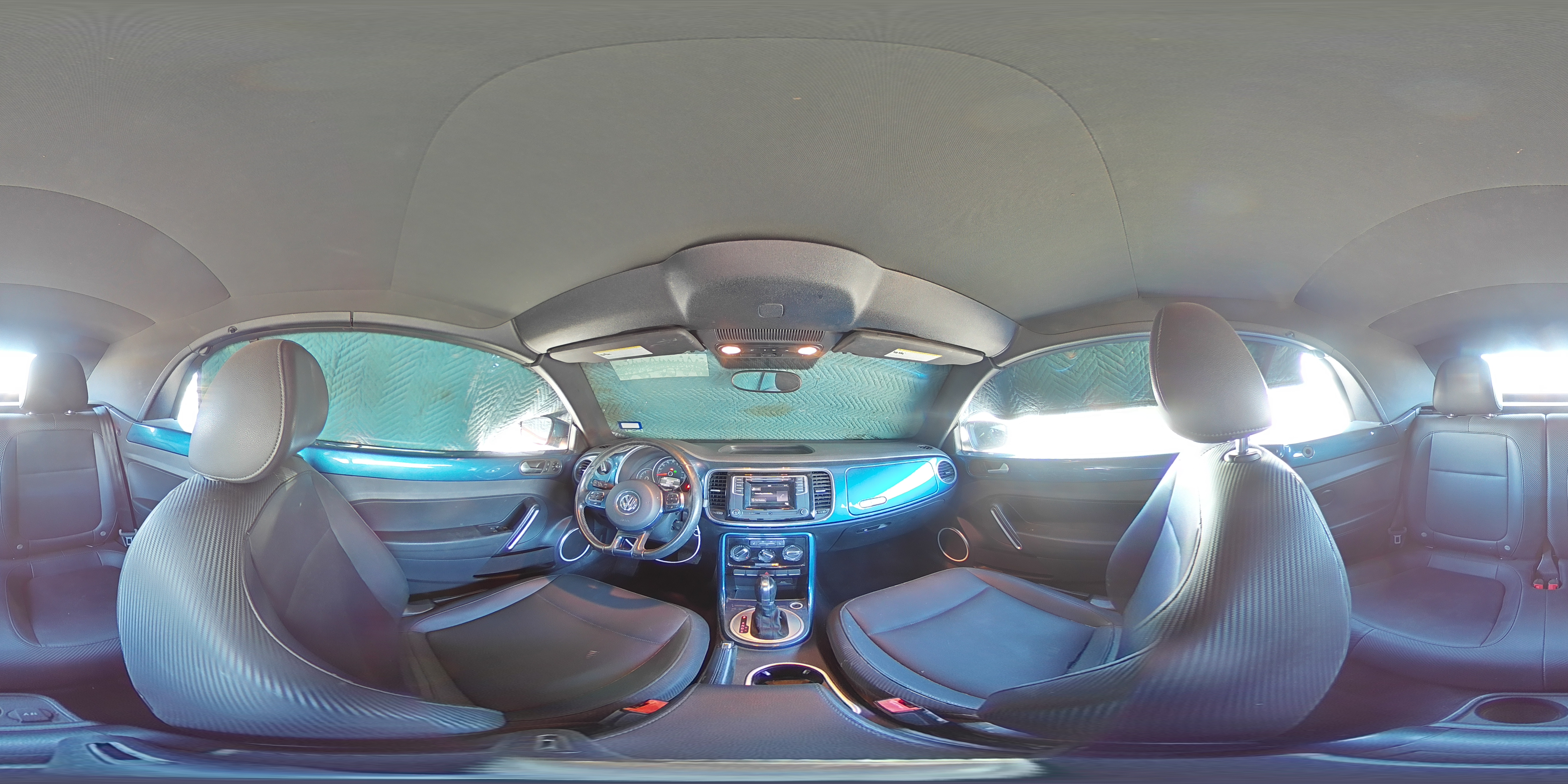 2018 Volkswagen Beetle - Image 12