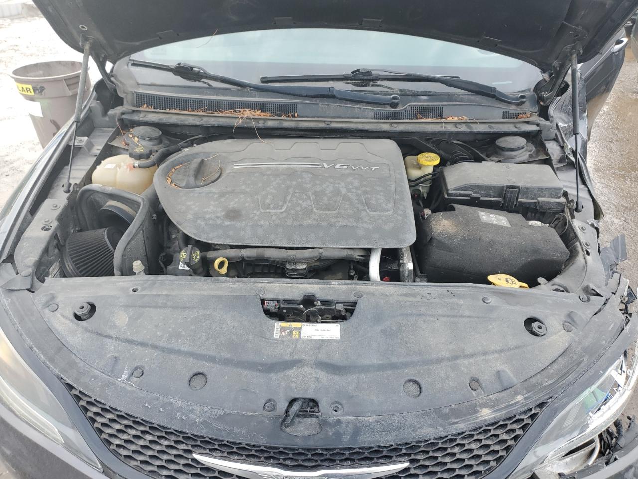 2016 Chrysler 200 - Image 11