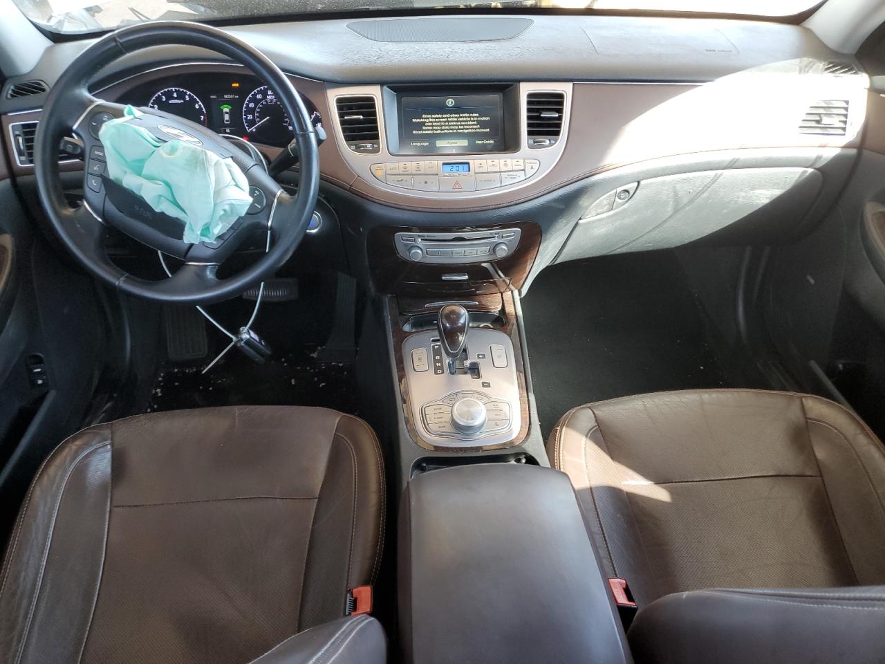 2014 Hyundai Genesis - Image 8