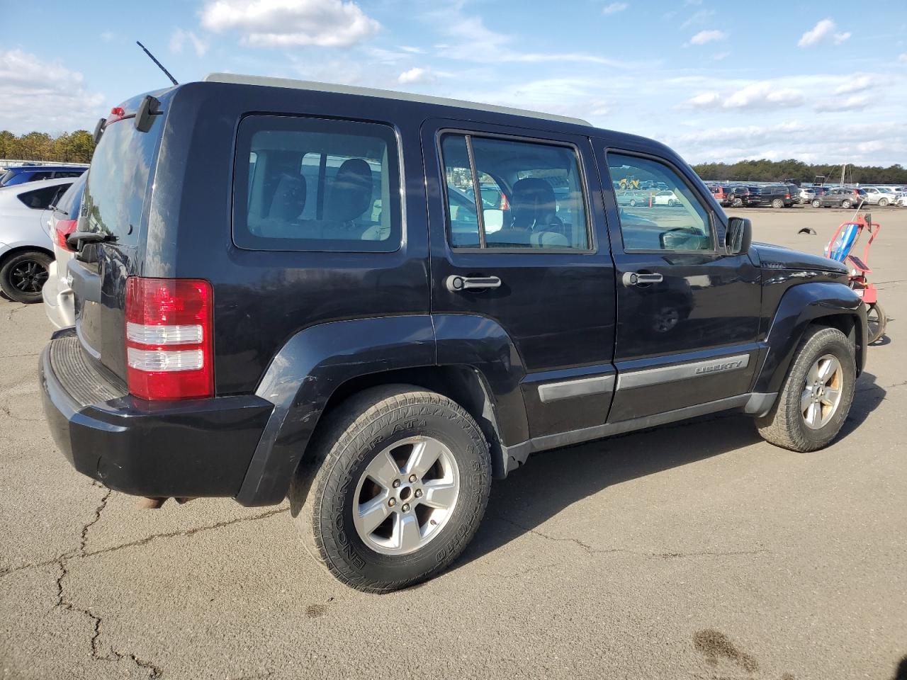 2012 Jeep Liberty (North America) - Image 3