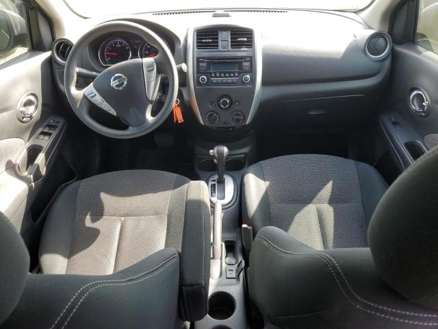 Sedans NISSAN VERSA 2015 Szary
