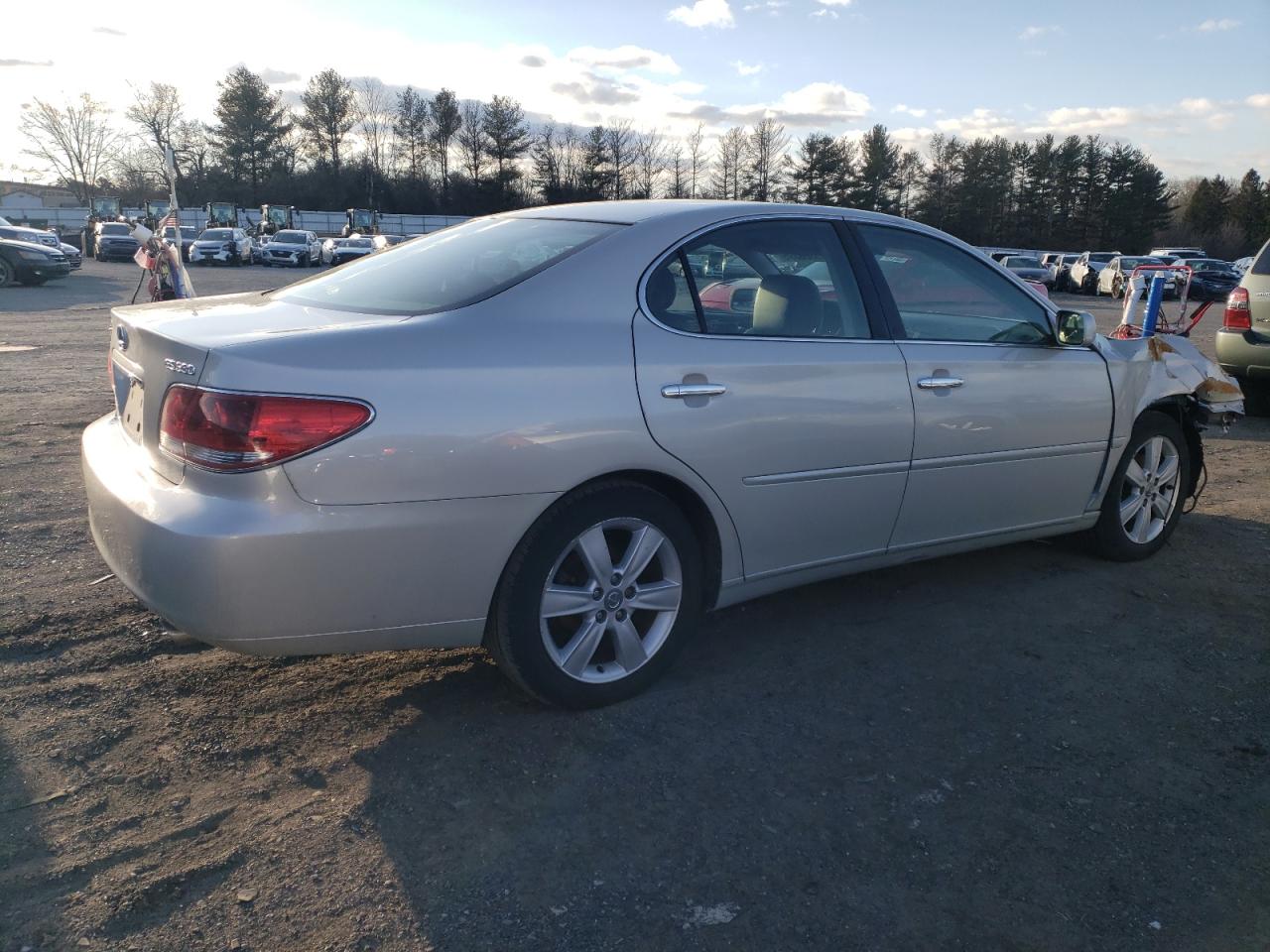 2005 Lexus ES - Image 3