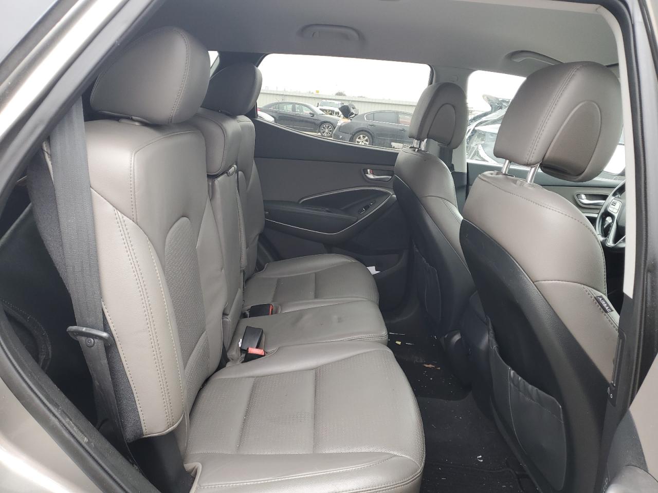 2013 Hyundai Santa Fe - Image 11