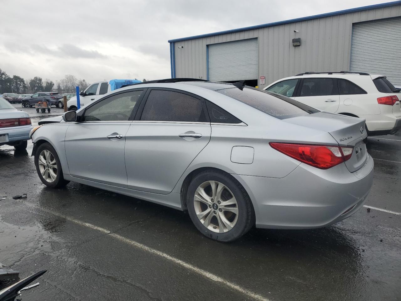 2013 Hyundai Sonata - Image 2