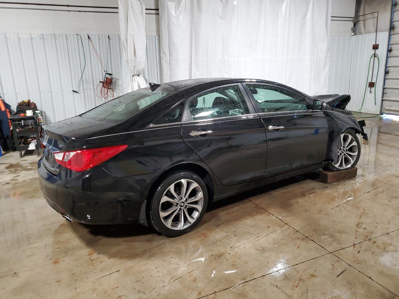 2013 Hyundai Sonata - Image 3
