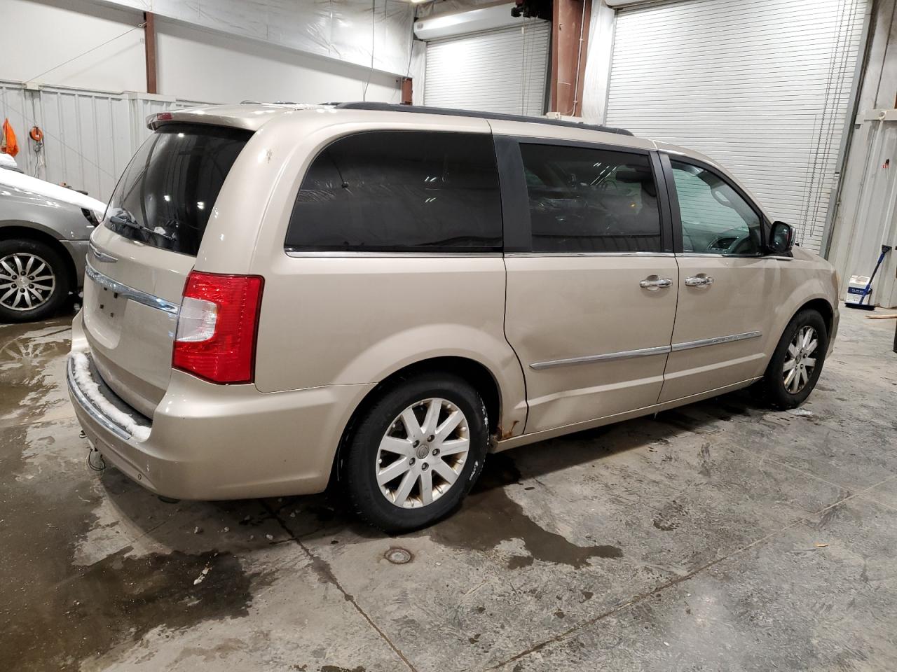 2012 Chrysler Town & Country - Image 3