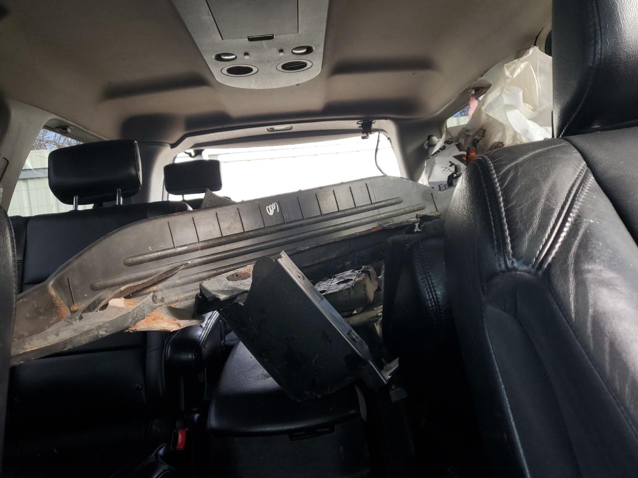 2010 Infiniti QX56 - Image 10