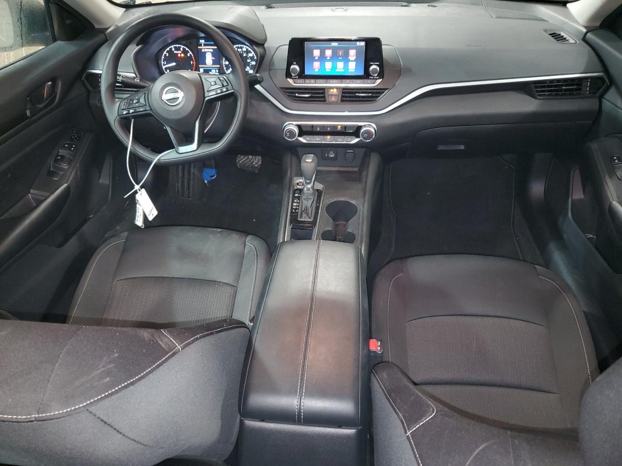2024 Nissan Altima - Image 8