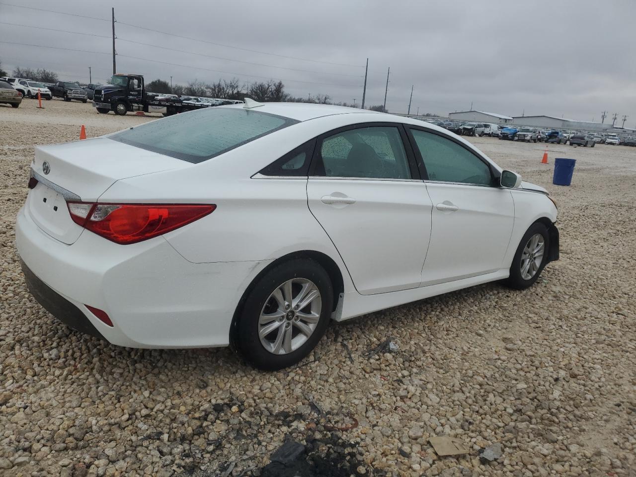 2014 Hyundai Sonata - Image 3