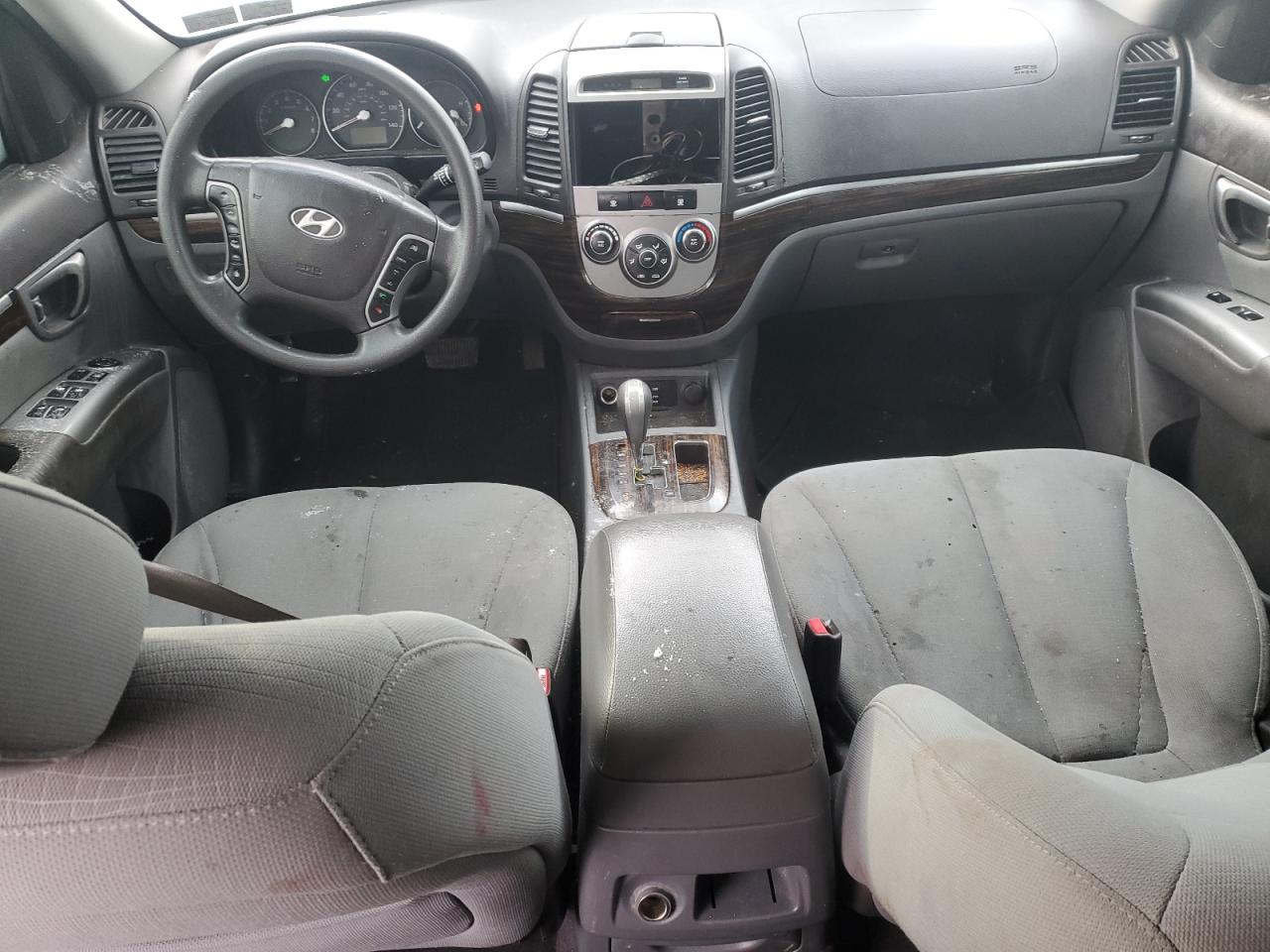 2012 Hyundai Santa Fe - Image 8