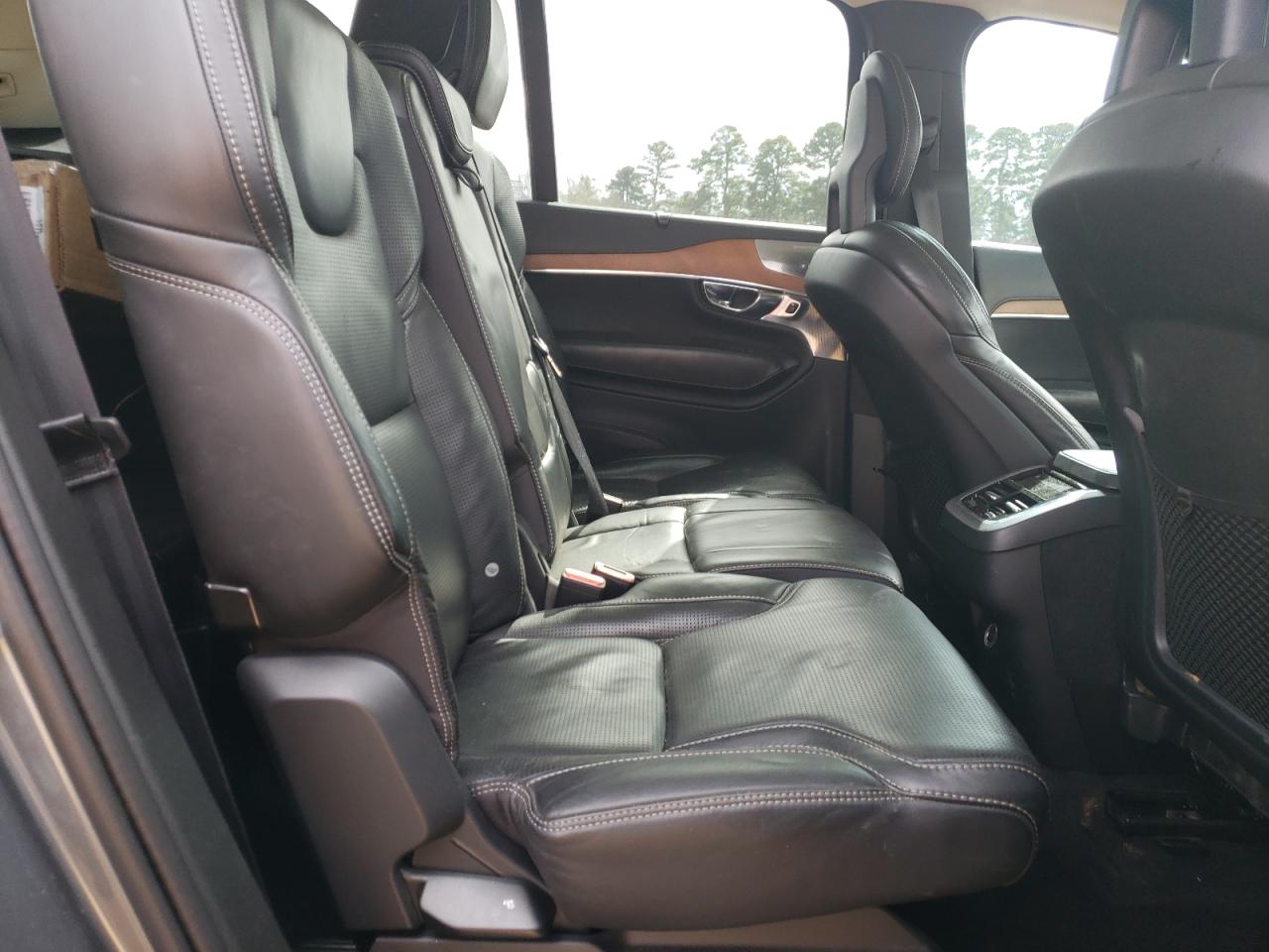 2016 Volvo XC90 - Image 11