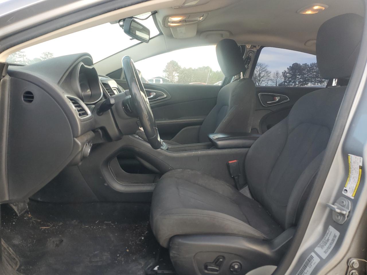 2015 Chrysler 200 - Image 7