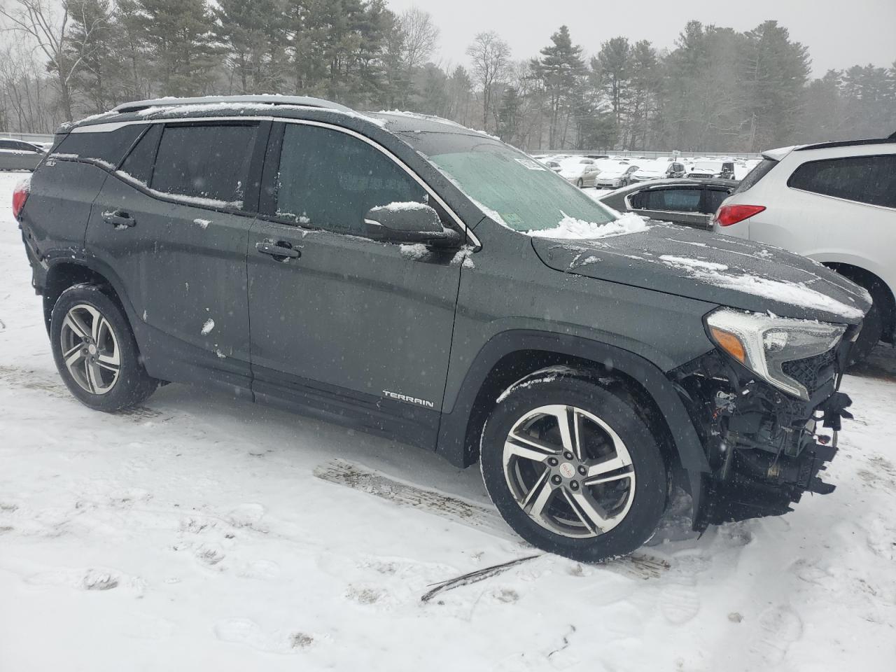 2020 GMC Terrain - Image 4