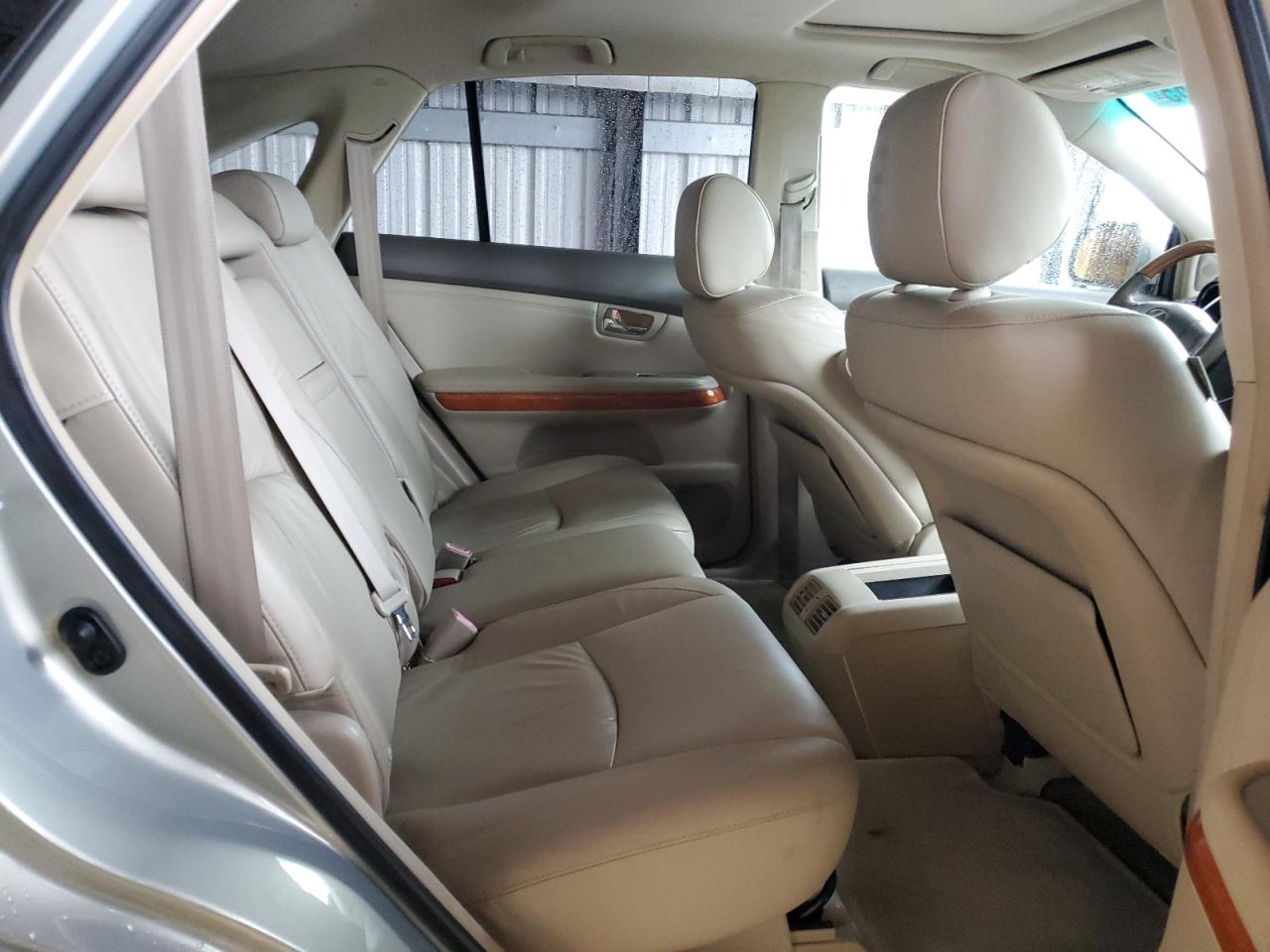2005 Lexus RX - Image 11