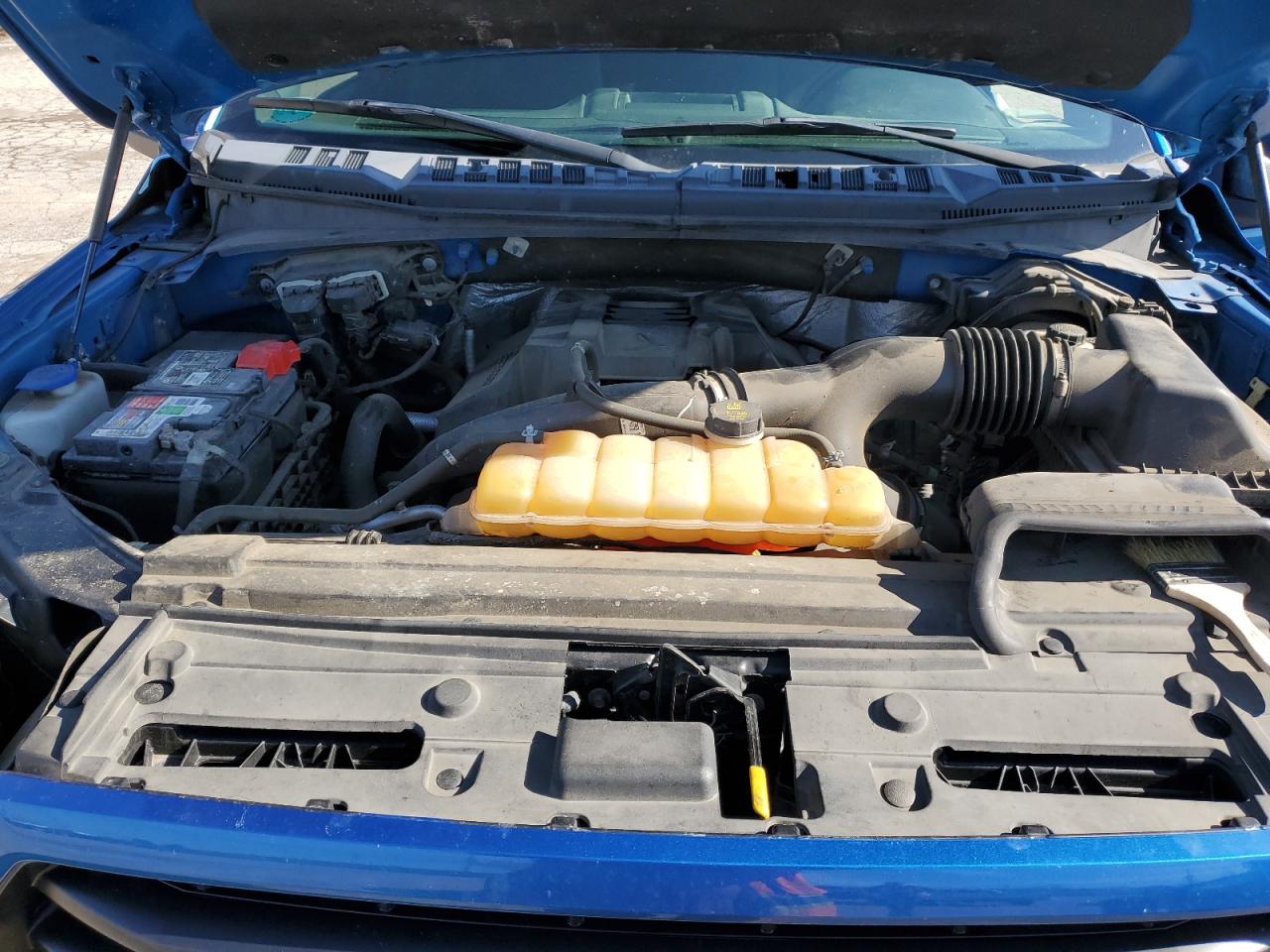 2015 Ford F-150 - Image 12