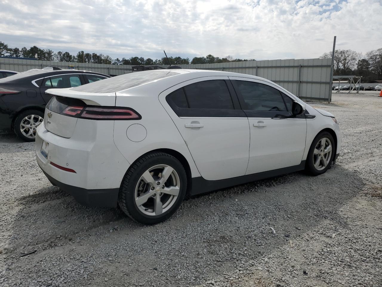 2015 Chevrolet Volt - Image 3