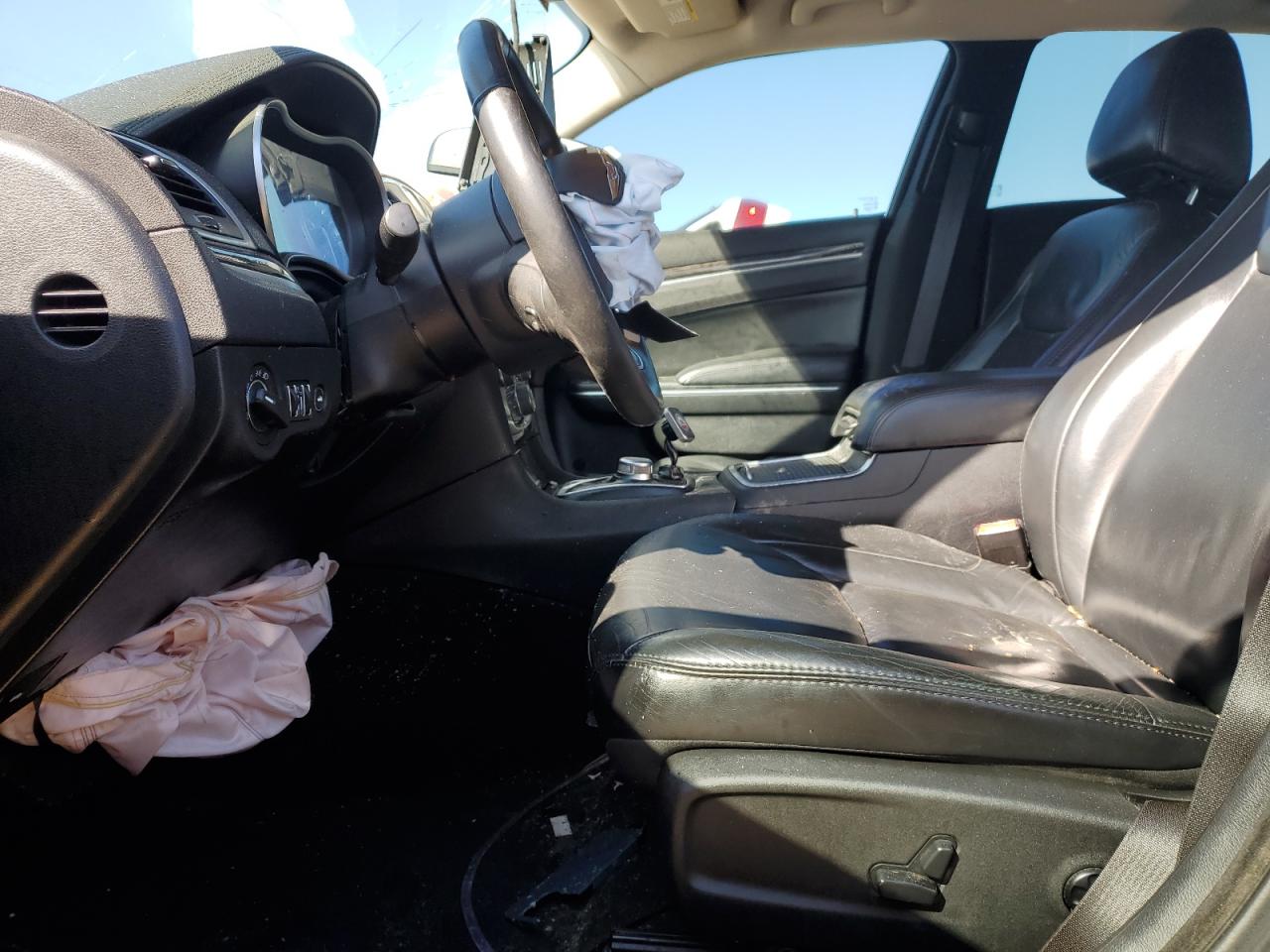 2015 Chrysler 300 - Image 7