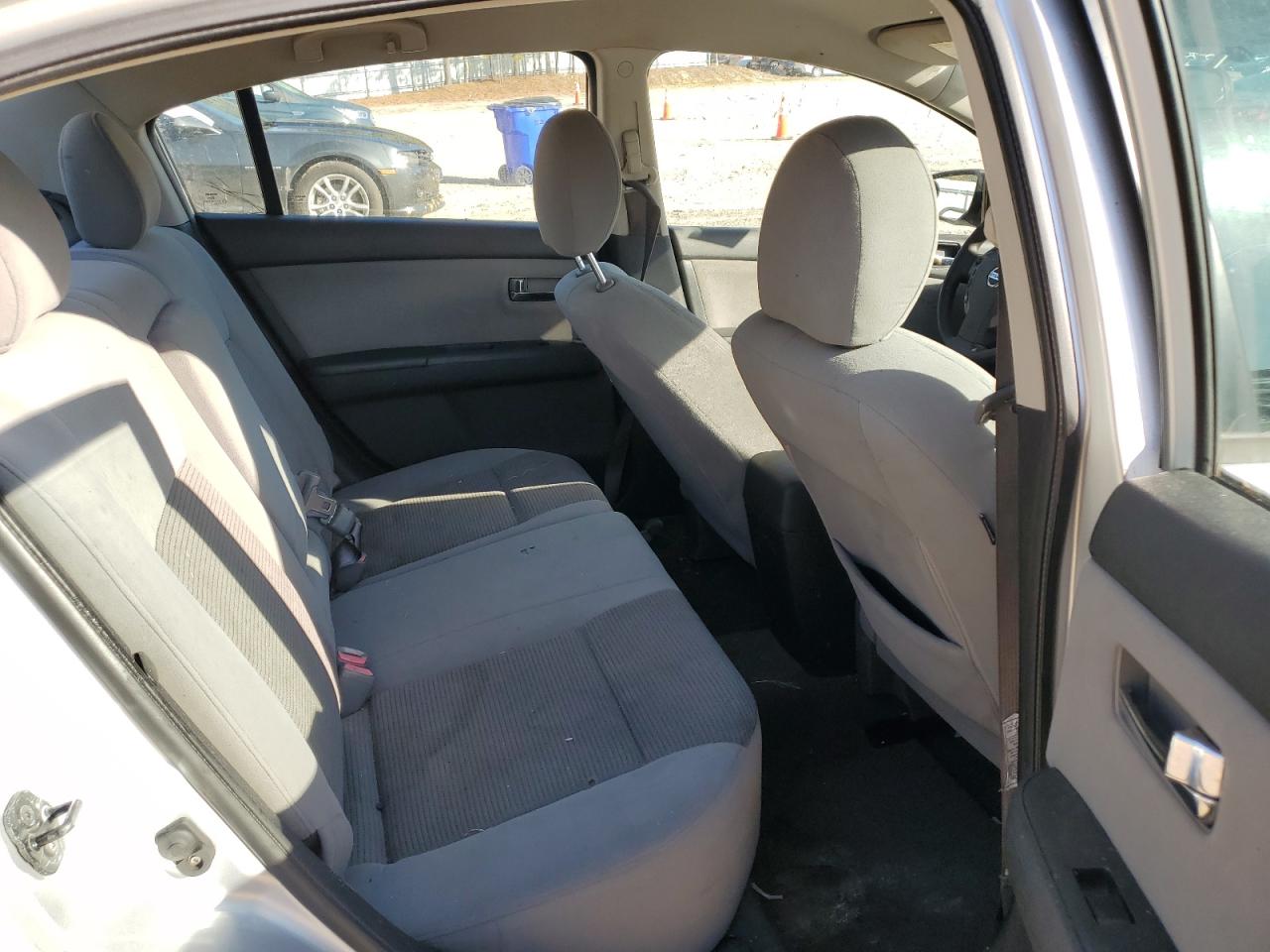 2012 Nissan Sentra - Image 10