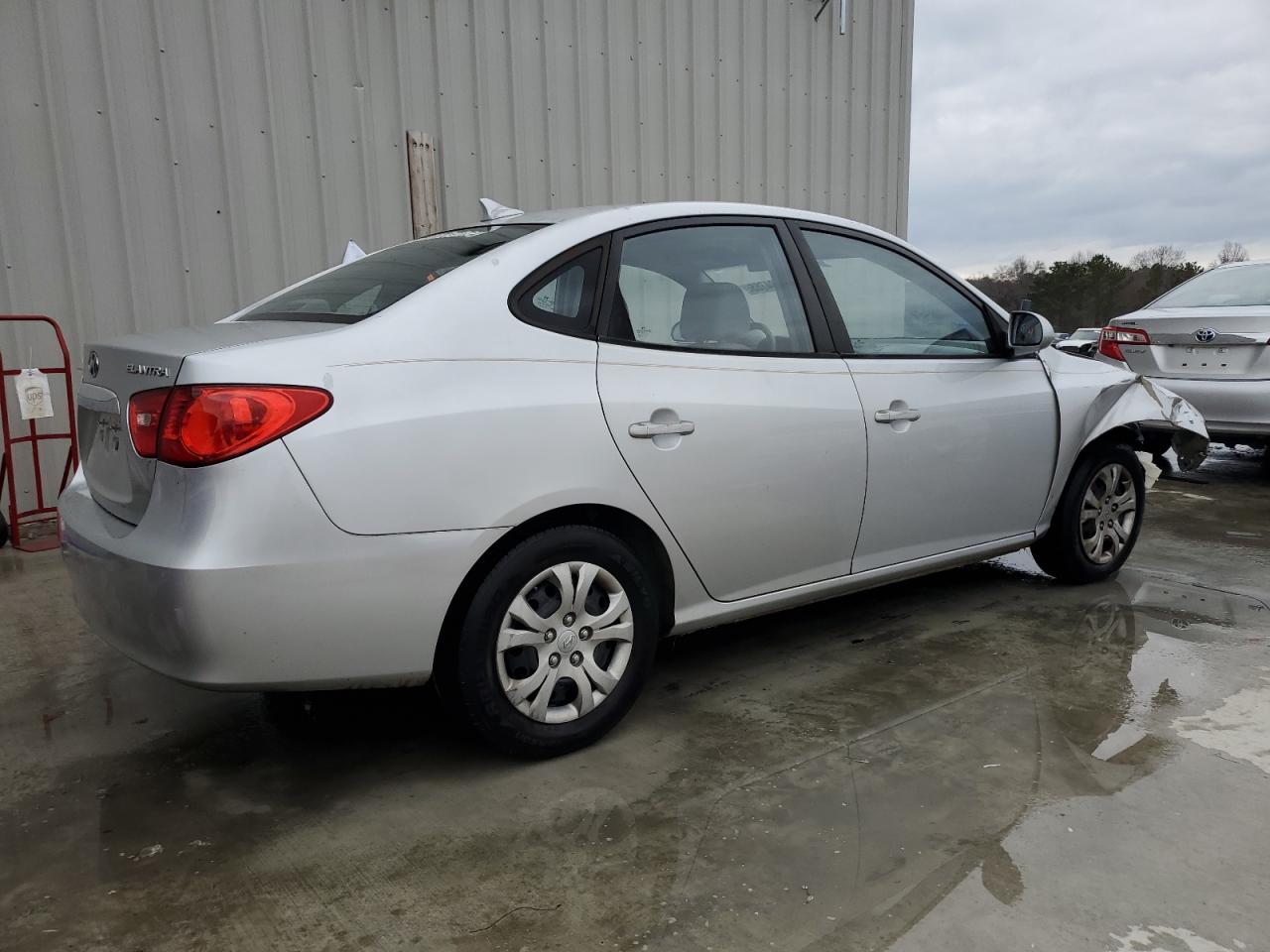 2010 Hyundai Elantra - Image 3