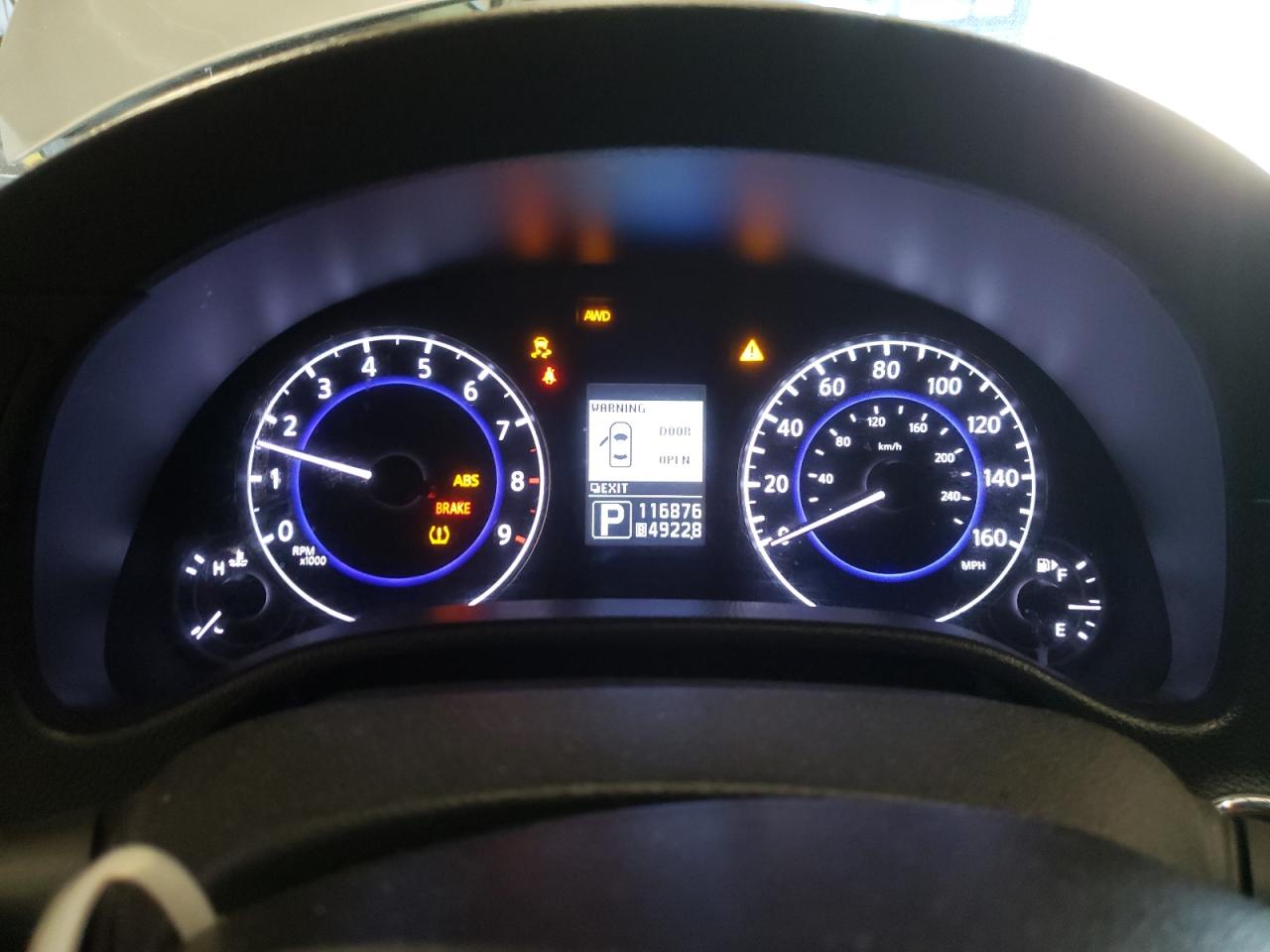 2015 Infiniti Q40 - Image 9
