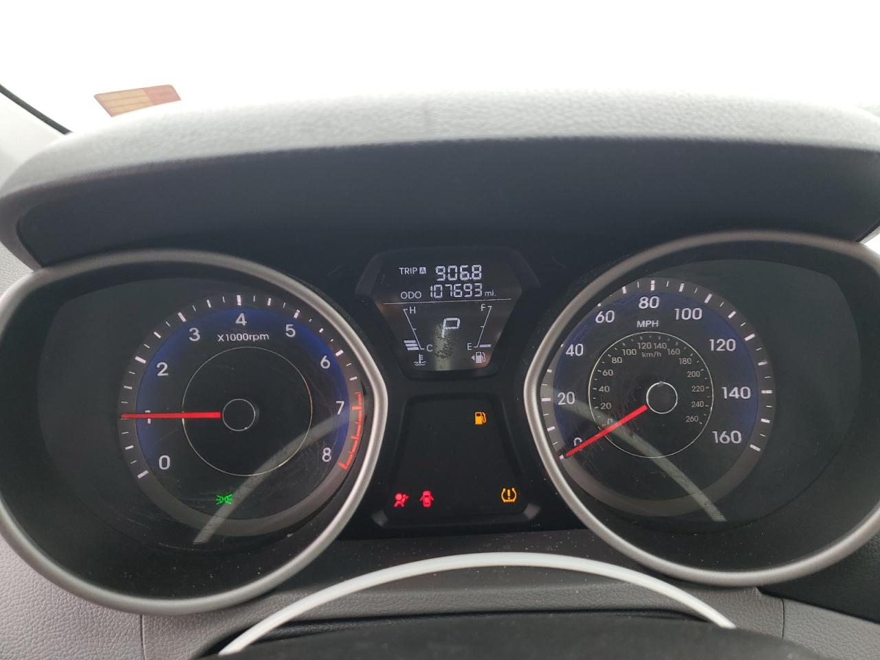 2013 Hyundai Elantra - Image 9