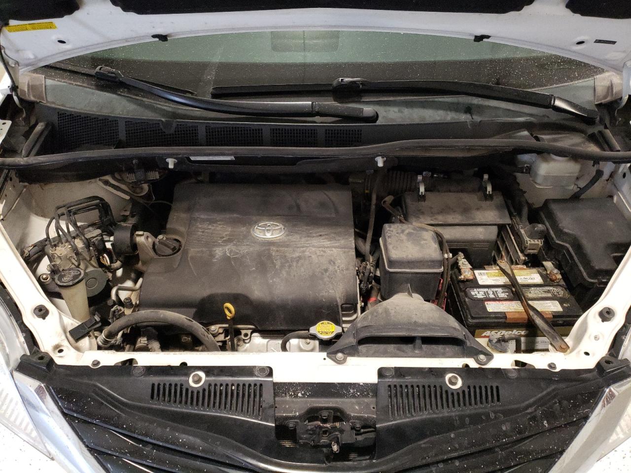 2013 Toyota Sienna - Image 12
