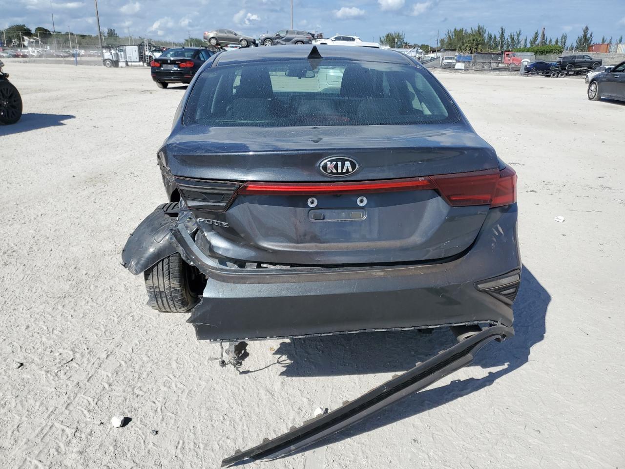 2019 Kia Forte - Image 6