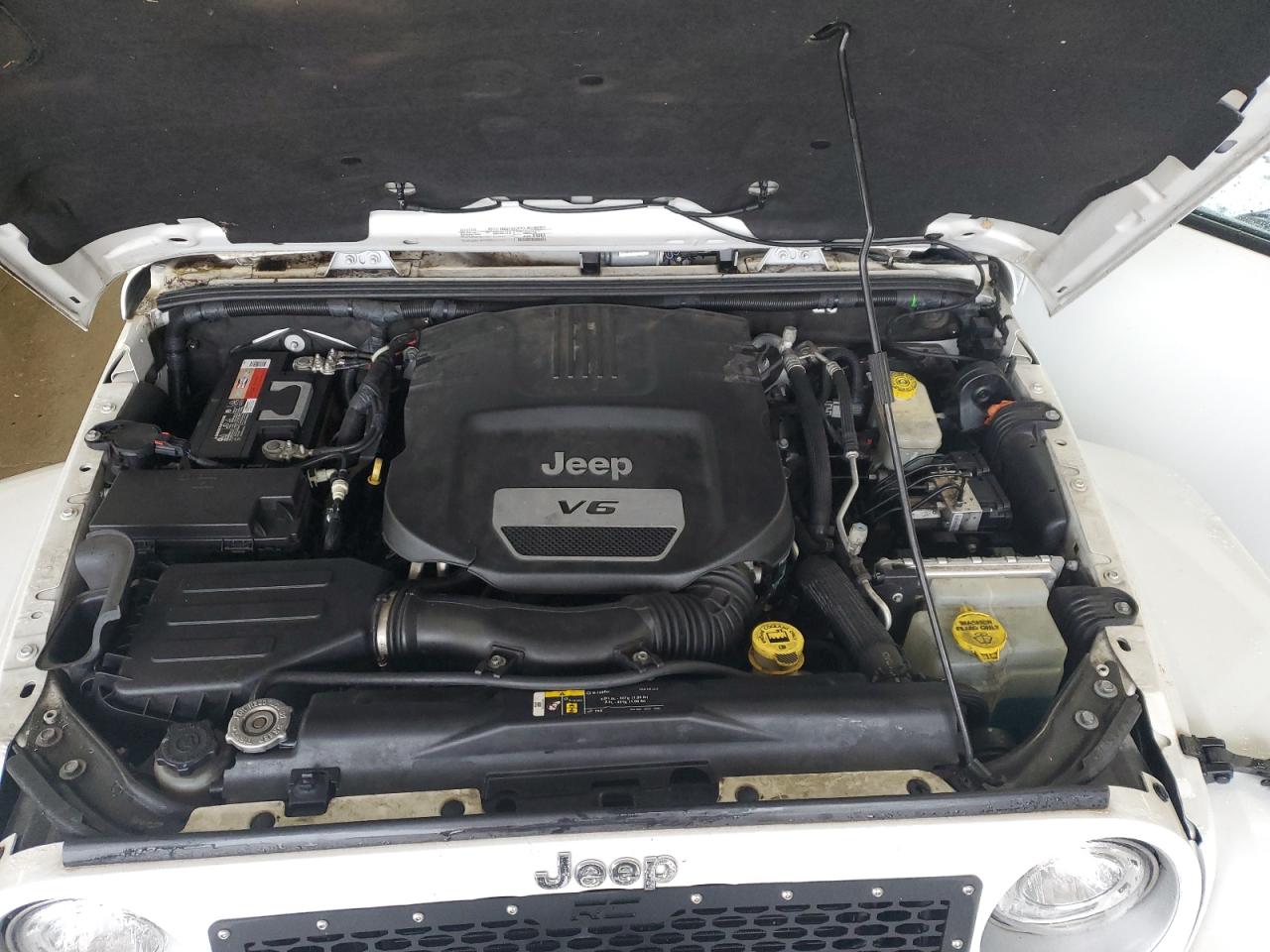 2017 Jeep Wrangler - Image 11