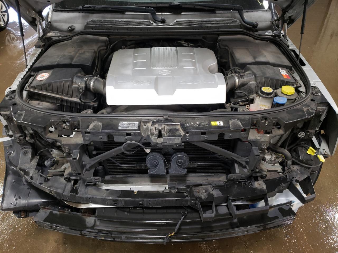 2012 Land Rover Range Rover - Image 11