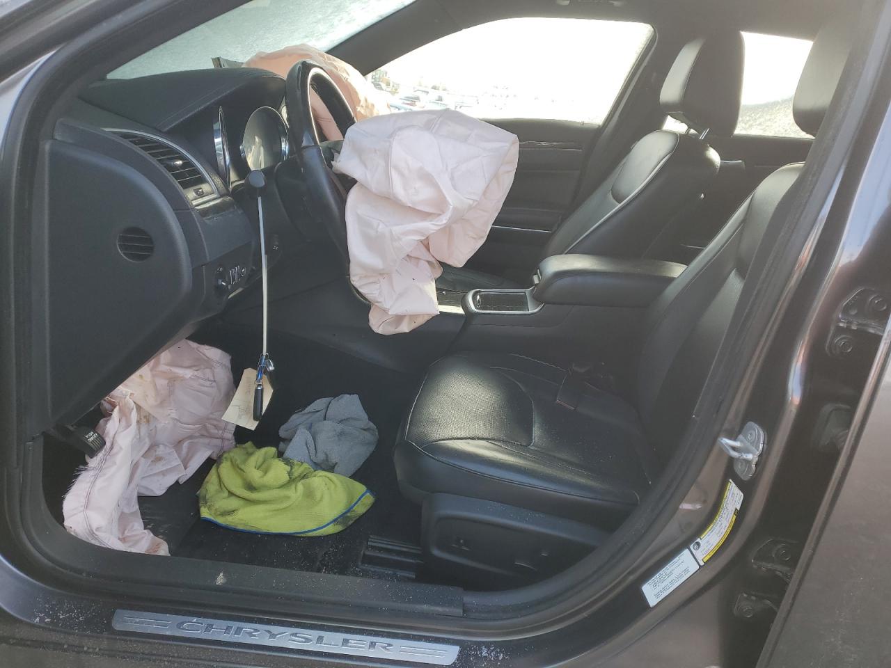 2014 Chrysler 300 - Image 7