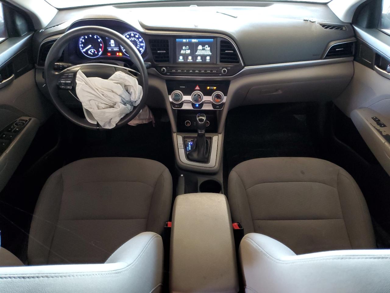 2019 Hyundai Elantra - Image 8