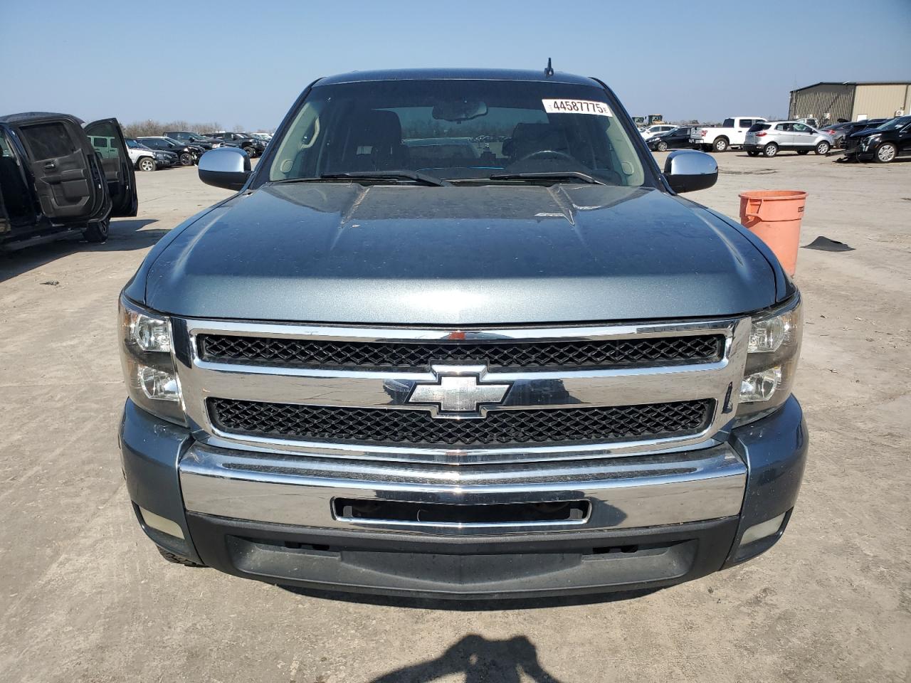 2011 Chevrolet Silverado - Image 5