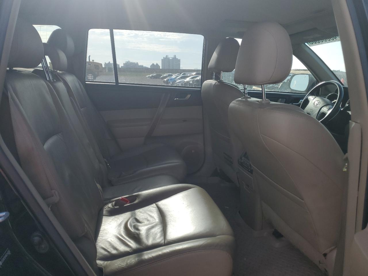 2010 Toyota Highlander - Image 11