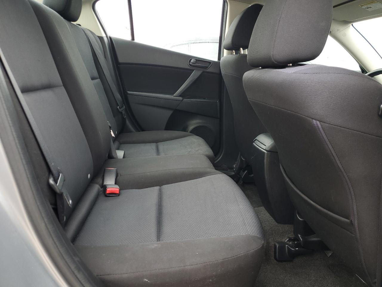 2011 Mazda 3 - Image 10