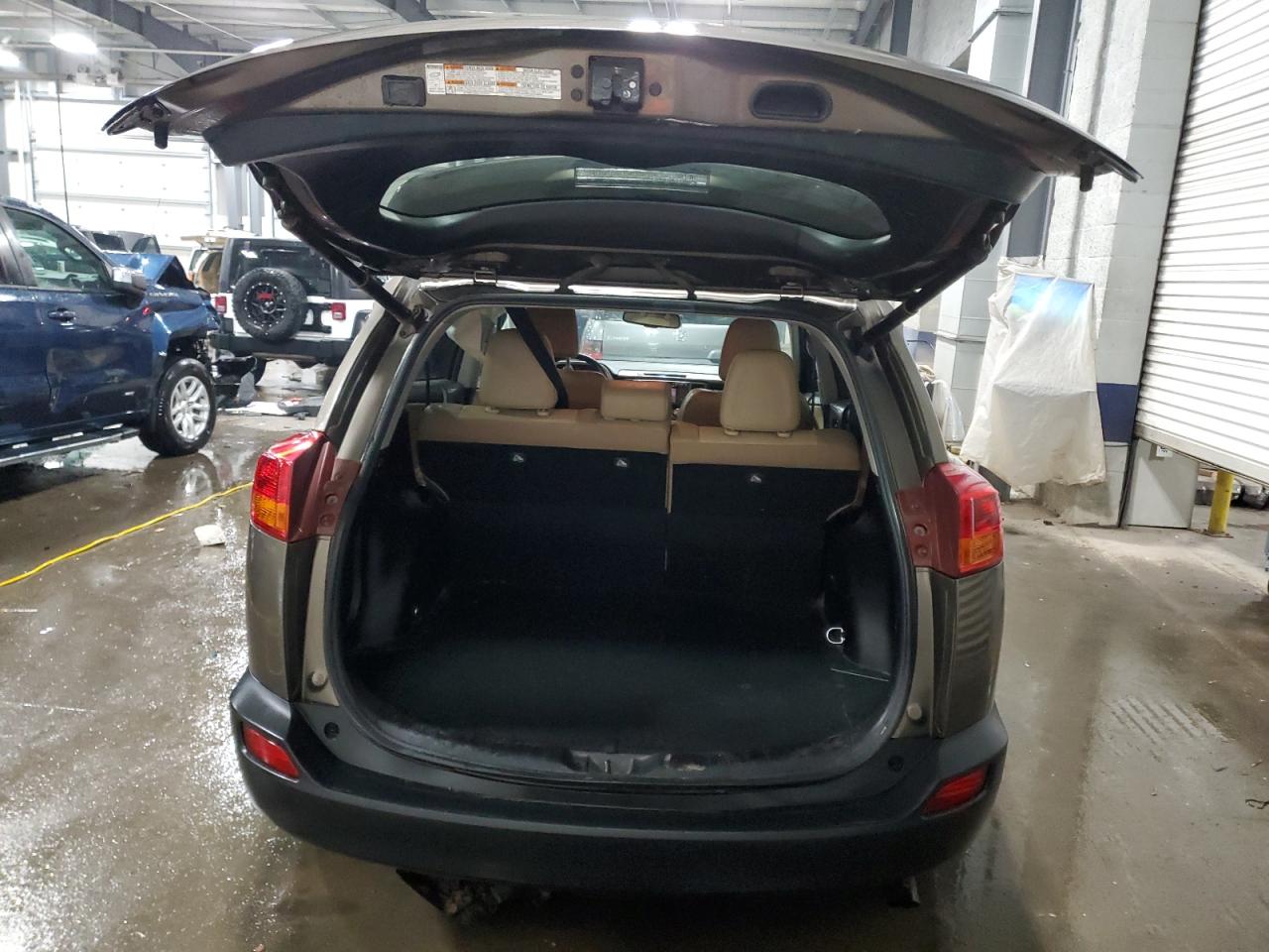 2015 Toyota RAV 4 - Image 6