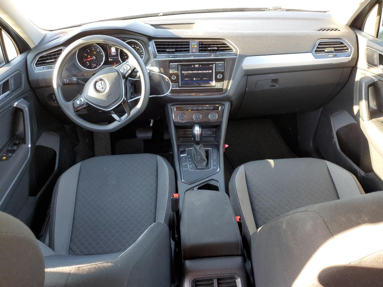 2020 Volkswagen Tiguan - Image 8