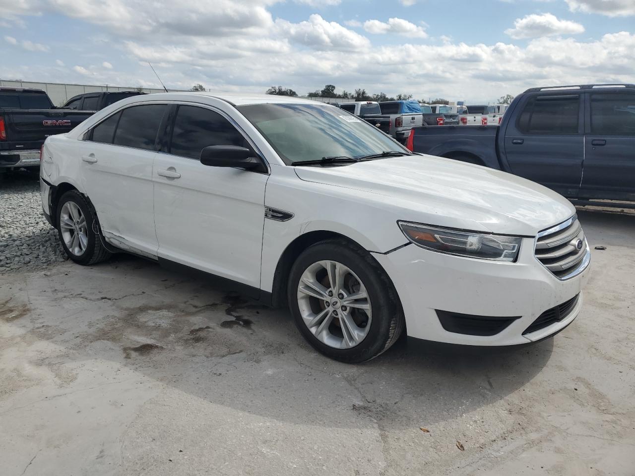 2015 Ford Taurus - Image 4