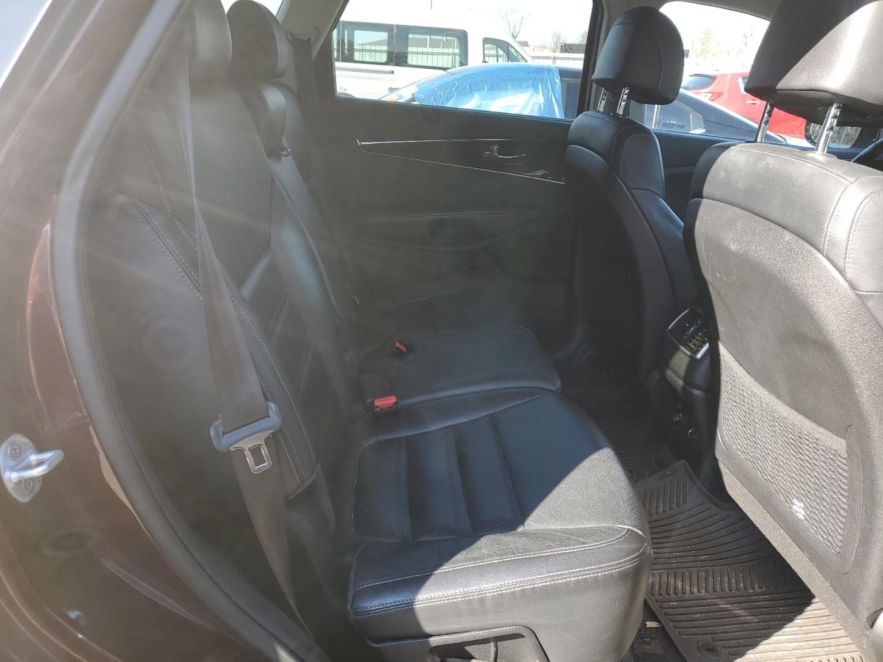 2017 Kia Sorento - Image 11
