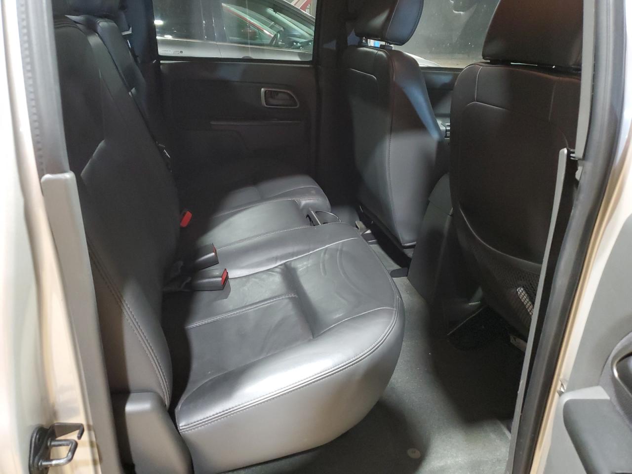 2005 Chevrolet Colorado - Image 10