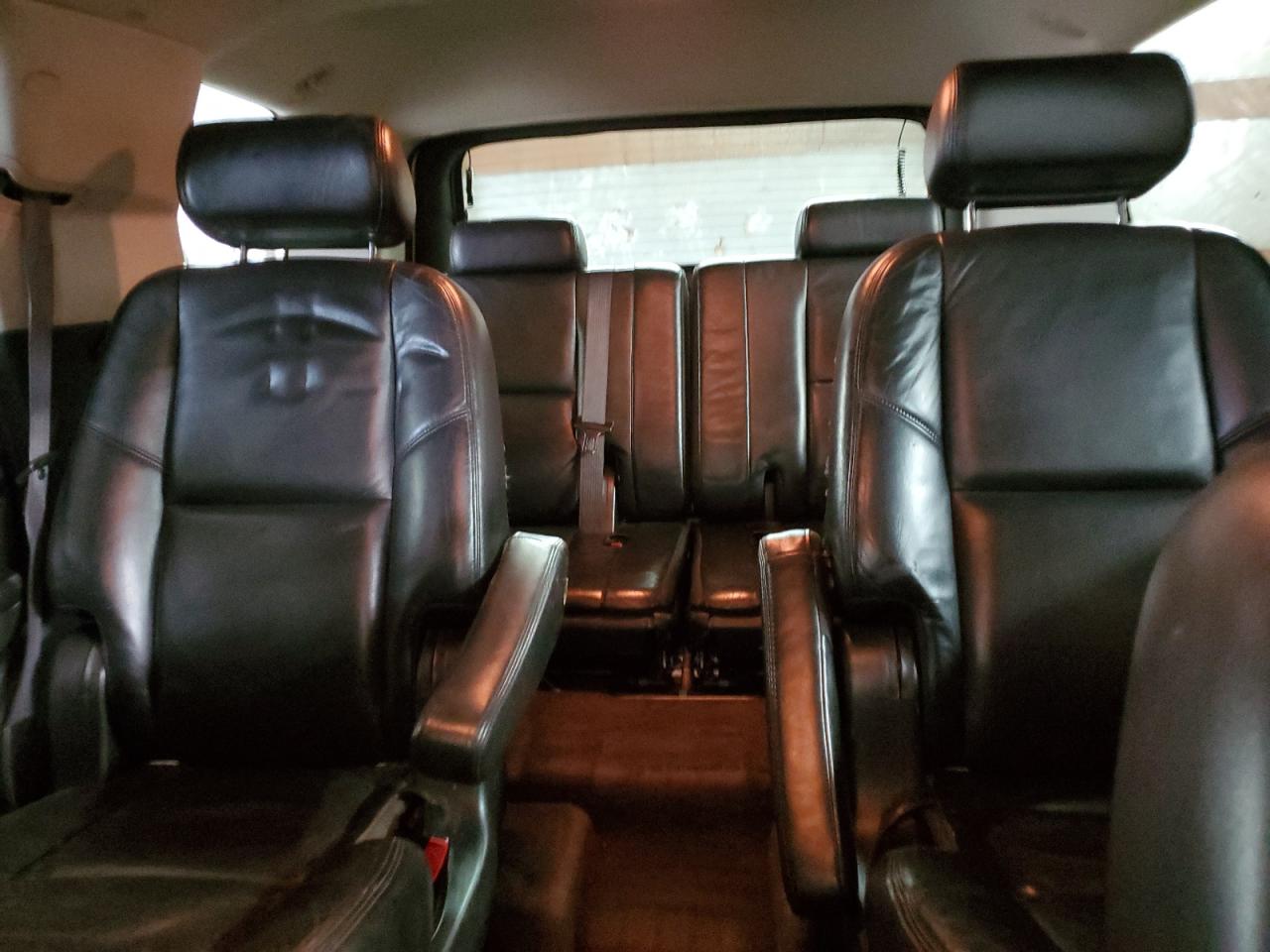 2008 Cadillac Escalade - Image 10