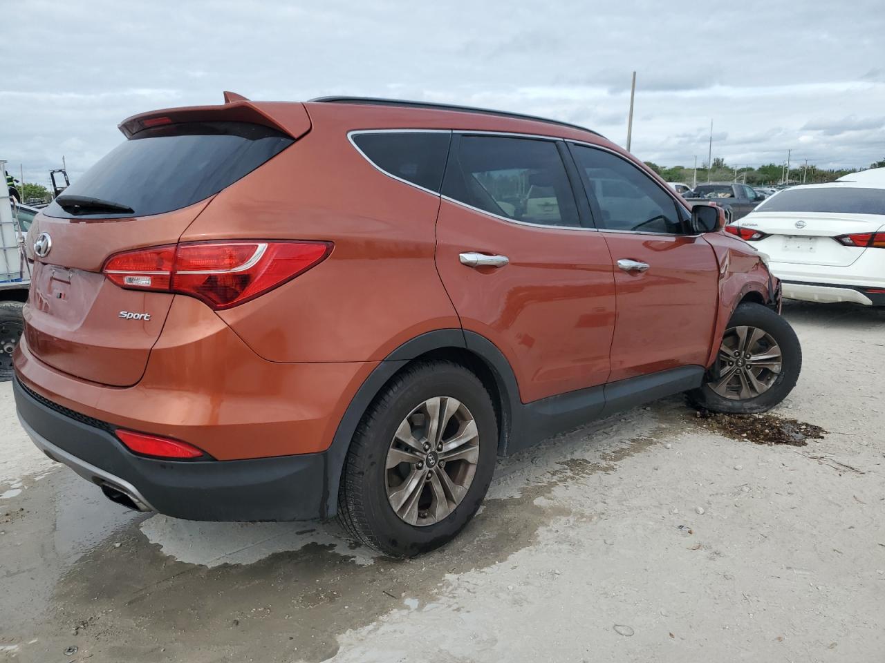 2015 Hyundai Santa Fe - Image 3