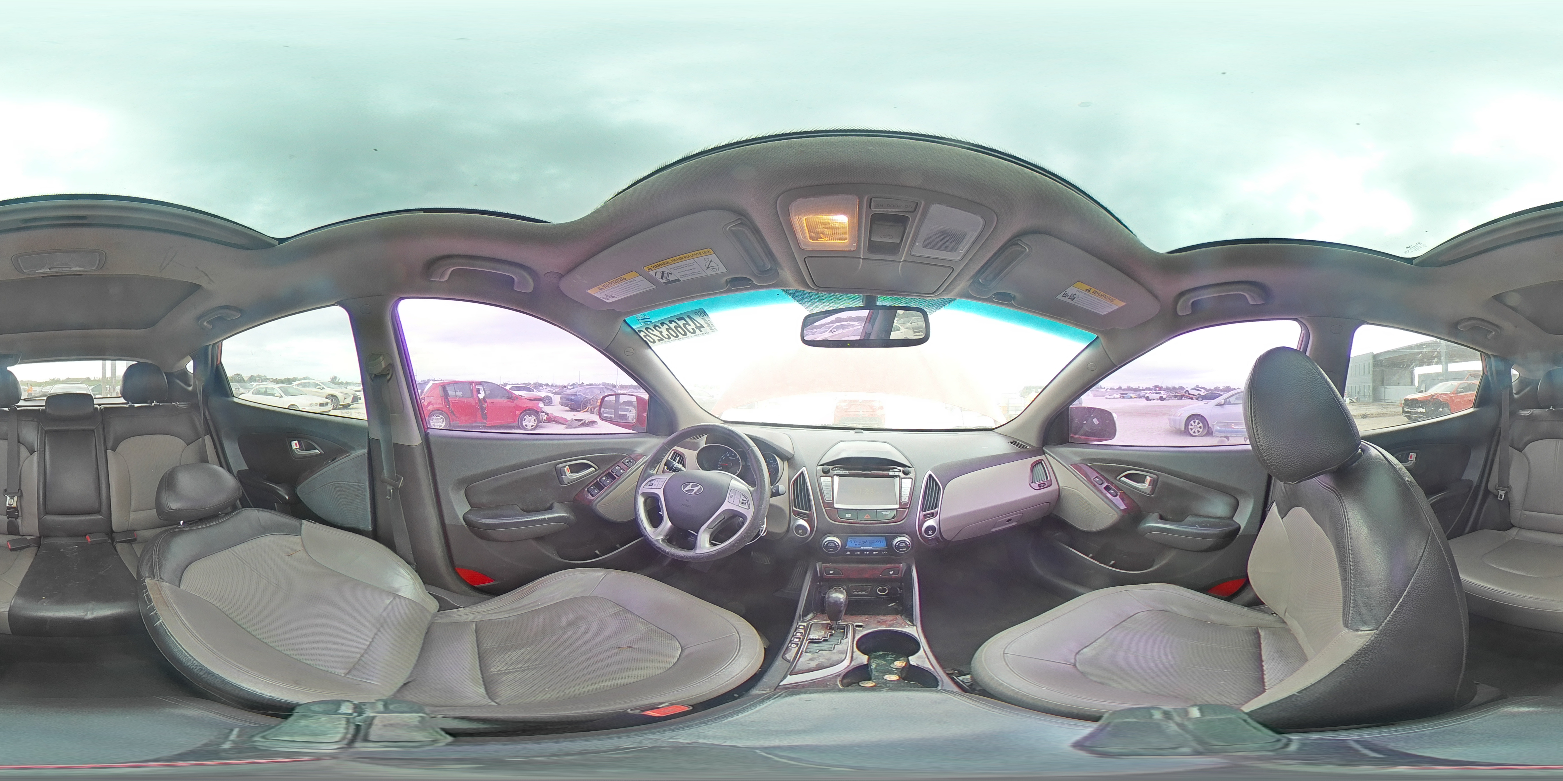 2012 Hyundai Tucson - Image 16
