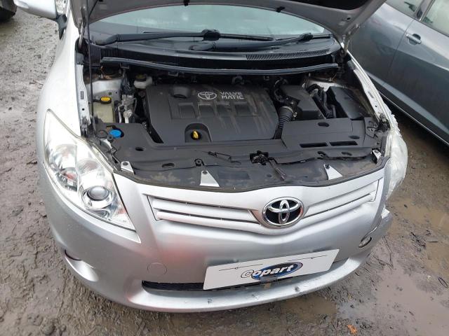 2010 TOYOTA AURIS TR V