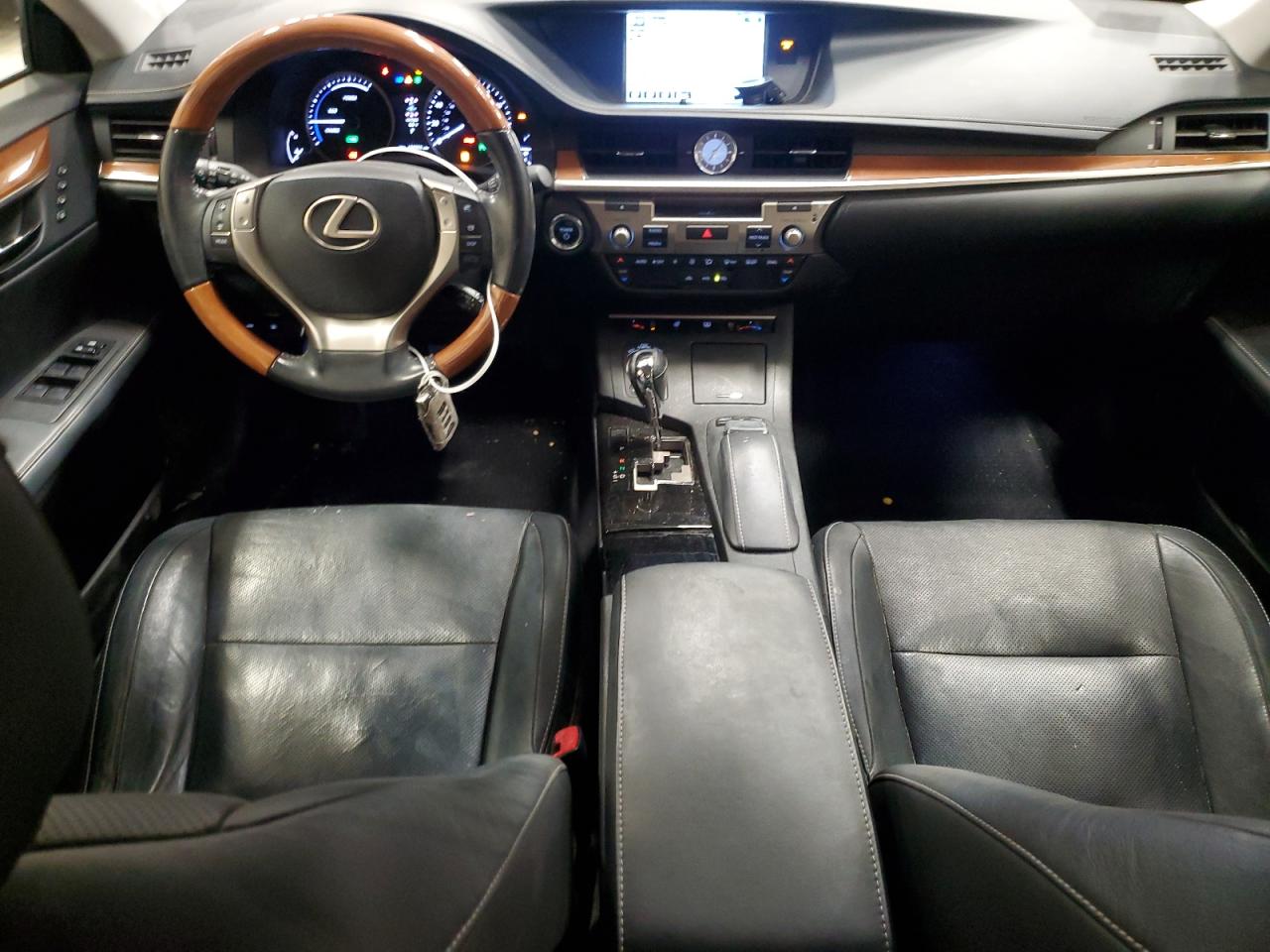 2015 Lexus ES - Image 8